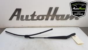 Used Front wiper arm Peugeot 208 II (UB/UH/UP) 1.2 Vti 12V PureTech 75 Price € 20,00 Margin scheme offered by AutoHam