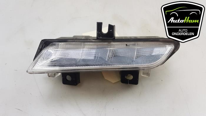 Daytime running light, left from a Renault Clio IV (5R) 0.9 Energy TCE 90 12V 2015