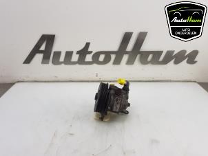 Used Power steering pump Landrover Discovery IV (LAS) 3.0 SD V6 24V Price € 150,00 Margin scheme offered by AutoHam