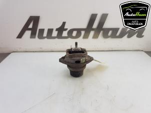 Used Engine mount Landrover Discovery IV (LAS) 3.0 SD V6 24V Price € 25,00 Margin scheme offered by AutoHam