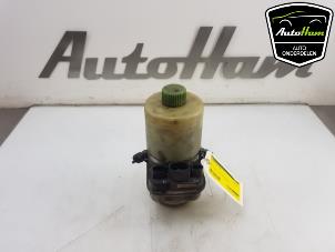 Used Power steering pump Volkswagen Polo IV (9N1/2/3) 1.4 16V Price € 125,00 Margin scheme offered by AutoHam