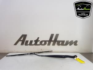 Used Front wiper arm Opel Karl 1.0 12V Price € 15,00 Margin scheme offered by AutoHam