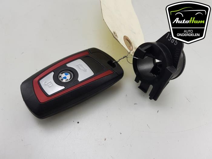 Ignition lock + key from a BMW 3 serie (F30) 320d 2.0 16V 2012