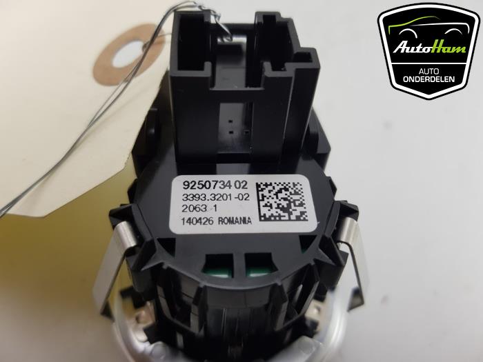 Start/stop switch from a BMW 3 serie (F30) 320d 2.0 16V 2012