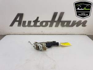 Usagé Serrure avant droite Suzuki Alto (GF) 1.0 12V Prix € 40,00 Règlement à la marge proposé par AutoHam