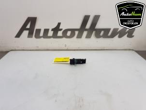 Używane Miernik ilosci powietrza BMW 1 serie (E87/87N) 118i 16V Cena € 60,00 Procedura marży oferowane przez AutoHam