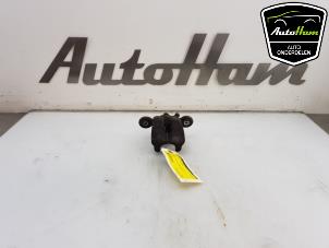 Używane Zacisk hamulcowy lewy tyl BMW 1 serie (E87/87N) 118i 16V Cena € 35,00 Procedura marży oferowane przez AutoHam