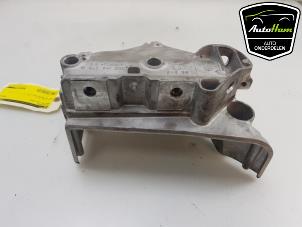 Engine mount from a Audi A3 Limousine (8VS/8VM) 1.5 35 TFSI 16V 2020