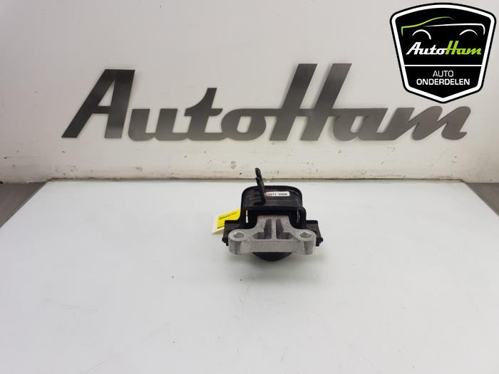 Used Engine mount Opel Karl 1.0 12V Price € 10,00 Margin scheme offered by AutoHam