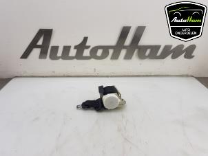 Used Rear seatbelt, centre BMW 5 serie (F10) 520d 16V Price € 50,00 Margin scheme offered by AutoHam
