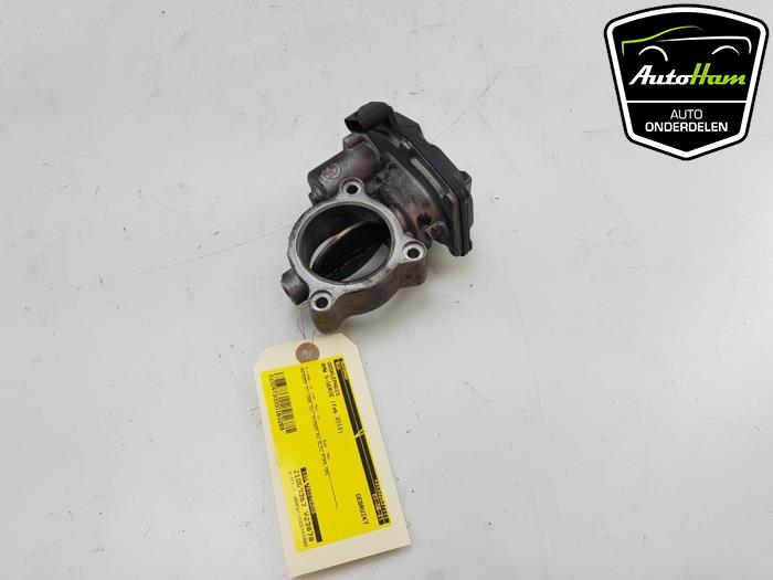 Throttle body from a BMW 5 serie (F10) 520d 16V 2013