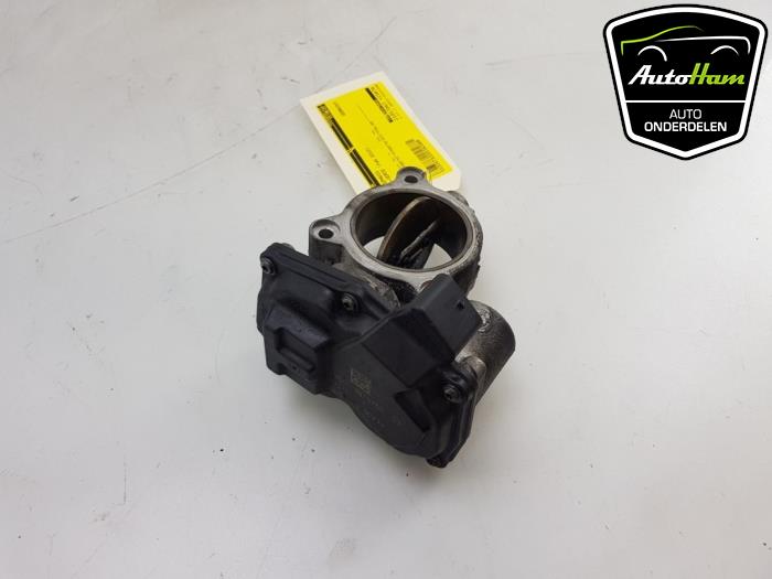 Throttle body from a BMW 5 serie (F10) 520d 16V 2013