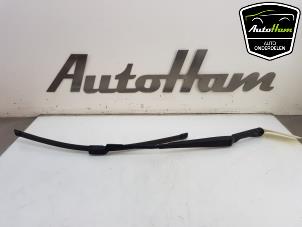 Used Front wiper arm Opel Astra J Sports Tourer (PD8/PE8/PF8) 1.4 Turbo 16V Price € 10,00 Margin scheme offered by AutoHam