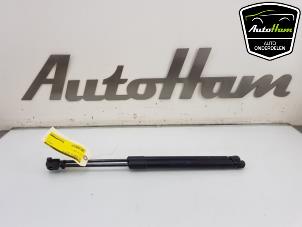 Usagé Kit amortisseur gaz hayon Opel Astra J Sports Tourer (PD8/PE8/PF8) 1.4 Turbo 16V Prix € 25,00 Règlement à la marge proposé par AutoHam