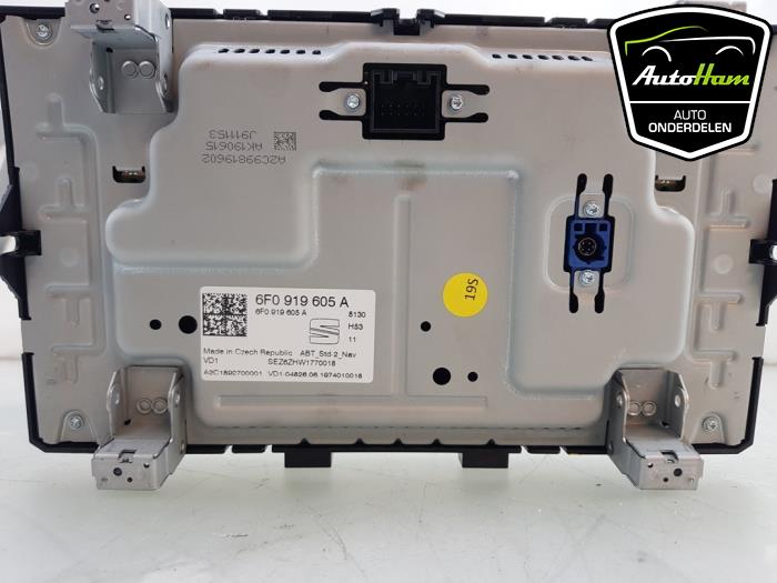 Display unité de contrôle multi media d'un Seat Ibiza V (KJB) 1.0 TSI 12V 2019