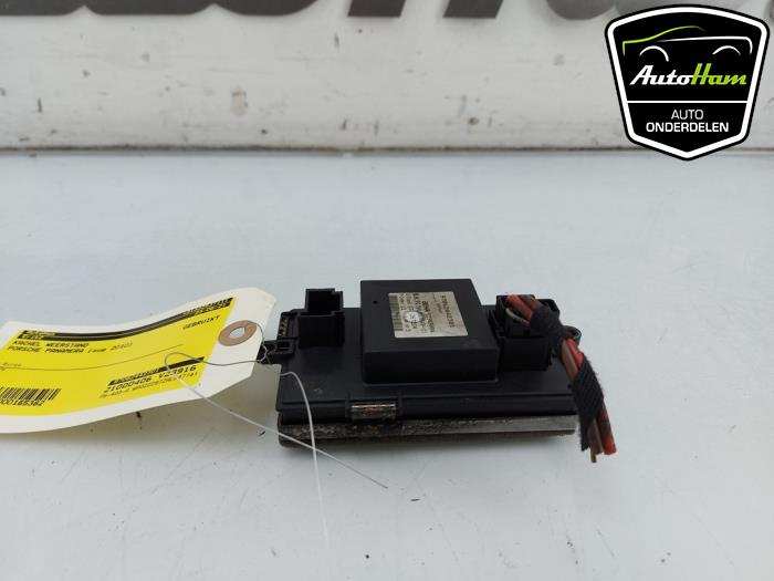 Heater resistor from a Porsche Panamera (970) 4.8 V8 32V 4S 2010