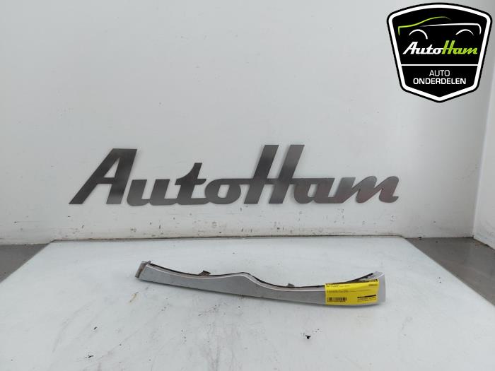 Używane Listwa grilla BMW 3 serie Touring (E46/3) 318i 16V Cena € 15,00 Procedura marży oferowane przez AutoHam