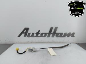 Used Seatbelt tensioner, right Porsche Cayenne (9PA) 4.5 V8 32V Turbo Price € 175,00 Margin scheme offered by AutoHam