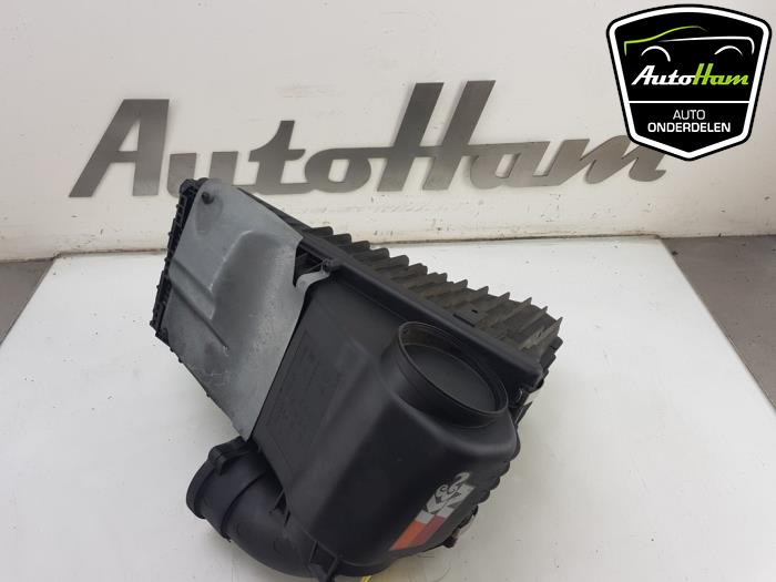 Begagnade Luftfilterhus Porsche Cayenne (9PA) 4.5 V8 32V Turbo Pris € 100,00 Marginaltabell erbjuds av AutoHam