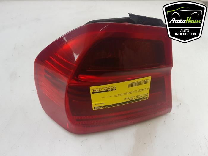 Taillight, left from a BMW 3 serie (E90) 316i 16V 2008