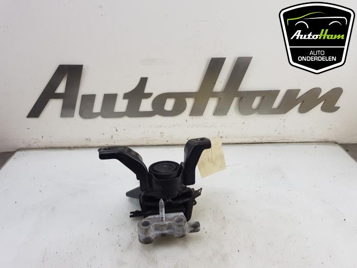 Used Engine mount Toyota Auris Touring Sports (E18) 1.8 16V Hybrid Price € 20,00 Margin scheme offered by AutoHam