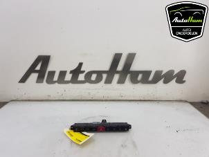 Usagé Bouton de warning Fiat Panda/Pandina (312) 0.9 TwinAir 65 Prix € 30,00 Règlement à la marge proposé par AutoHam