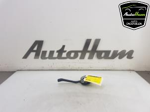 Usagé Commutateur feu clignotant Volkswagen Golf I Cabrio (155) 1.8 i Kat. Prix € 20,00 Règlement à la marge proposé par AutoHam