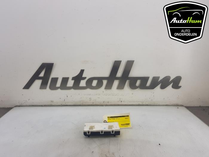 Używane Modul silnika tylnej klapy Mercedes C (W205) C-220 2.2 CDI BlueTEC, C-220 d 16V Cena € 75,00 Procedura marży oferowane przez AutoHam