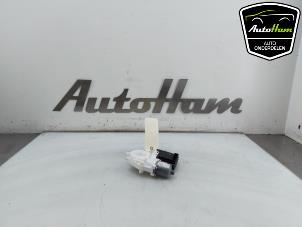 Używane Silnik szyby drzwiowej Volkswagen Golf VI Variant (AJ5/1KA) 1.2 TSI BlueMotion Cena € 25,00 Procedura marży oferowane przez AutoHam