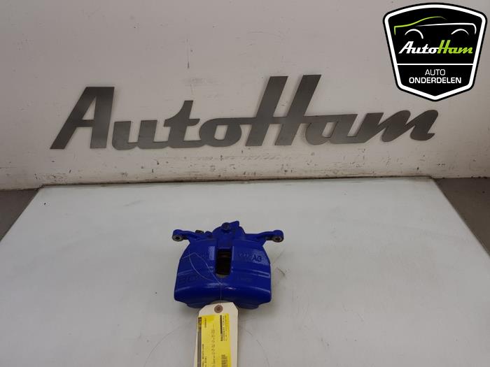 Begagnade Främre bromsok, höger Volkswagen Golf VII (AUA) 1.4 GTE 16V Pris € 50,00 Marginaltabell erbjuds av AutoHam