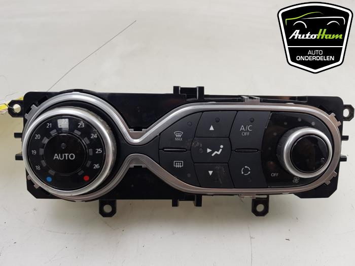 Heater control panel from a Renault Clio IV Estate/Grandtour (7R) 1.5 Energy dCi 110 FAP 2018