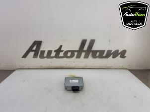 Używane Modul radiowy Fiat 500 (312) 0.9 TwinAir 85 Cena € 25,00 Procedura marży oferowane przez AutoHam