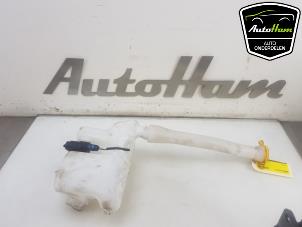 Used Front windscreen washer reservoir Opel Movano 2.3 CDTi Biturbo 16V FWD Price € 30,00 Margin scheme offered by AutoHam