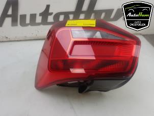 Usagé Feu arrière droit Audi Q2 (GAB/GAG) 1.0 30 TFSI 12V Prix sur demande proposé par AutoHam