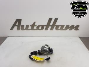 Usagé Serrure de contact + clé Opel Astra K 1.0 SIDI Turbo 12V Prix € 40,00 Règlement à la marge proposé par AutoHam