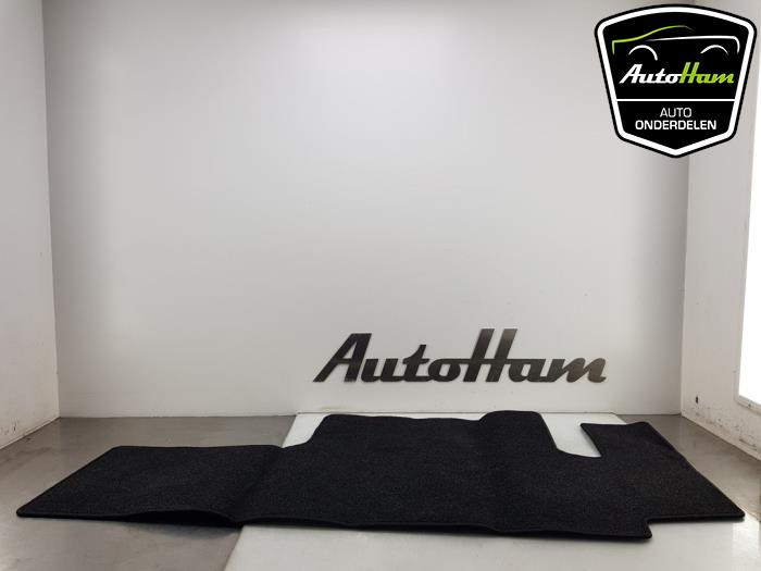 Neue Matten Set Volkswagen Transporter/Caravelle T6 2.0 TDI 150 California 4Motion Preis € 36,30 Mit Mehrwertsteuer angeboten von AutoHam
