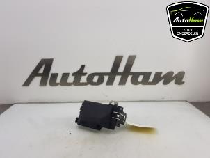 Used Fuse box Volkswagen Polo VI (AW1) 1.0 TSI 12V Price € 20,00 Margin scheme offered by AutoHam