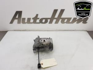 Usados Soporte de motor Audi A4 Avant (B9) 2.0 40 T MHEV 16V Precio € 25,00 Norma de margen ofrecido por AutoHam
