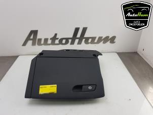 Usagé Boîte à gants Audi A4 Avant (B9) 2.0 40 T MHEV 16V Prix € 75,00 Règlement à la marge proposé par AutoHam