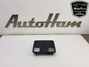 Używane Oswietlenie wewnetrzne przód Ford Focus 4 Wagon 1.5 EcoBoost 12V 150 Cena € 40,00 Procedura marży oferowane przez AutoHam