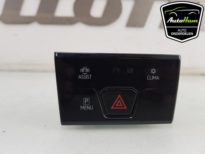 Panikbeleuchtung Schalter van een Volkswagen Golf VIII (CD1) 1.5 TSI BlueMotion 16V 2021