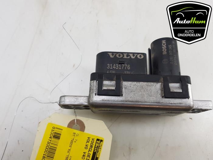 Przekaznik swiec zarowych z Volvo V40 (MV) 2.0 D2 16V 2015