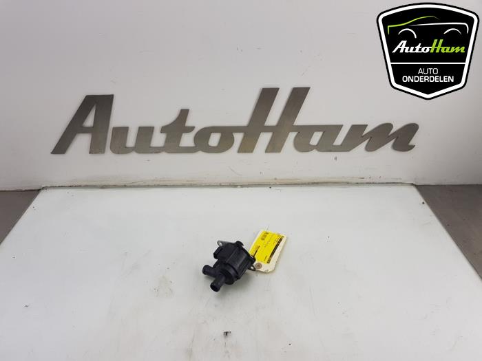 Begagnade Extra vattenpump Volvo V40 (MV) 2.0 D2 16V Pris € 20,00 Marginaltabell erbjuds av AutoHam