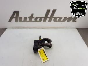 Used Rear brake calliper, left Mercedes B (W247) 1.3 B-200 Turbo 16V Price € 100,00 Margin scheme offered by AutoHam