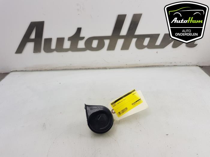 Horn from a Renault Captur (2R) 0.9 Energy TCE 12V 2015