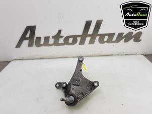 Used Gearbox mount Renault Captur (2R) 0.9 Energy TCE 12V Price € 20,00 Margin scheme offered by AutoHam