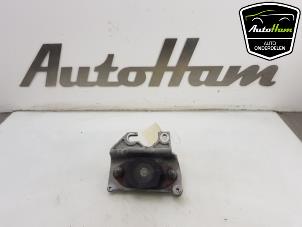 Used Gearbox mount Renault Captur (2R) 0.9 Energy TCE 12V Price € 25,00 Margin scheme offered by AutoHam
