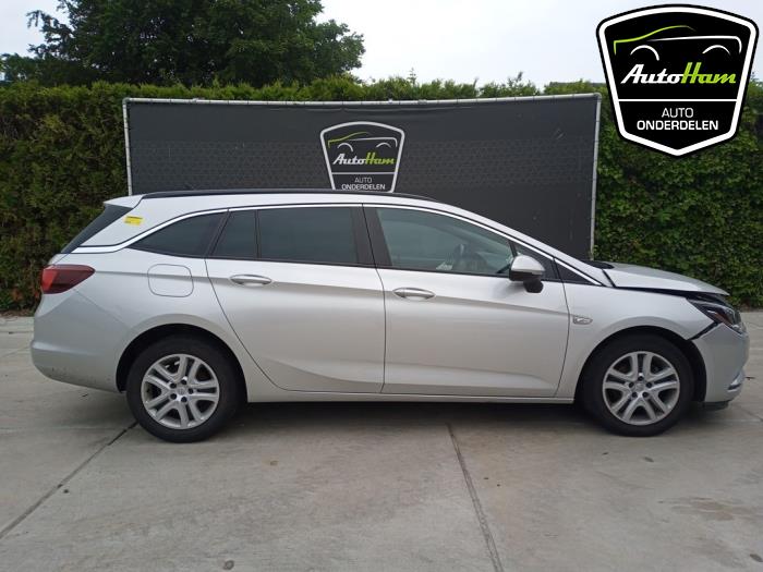 Używane Stacyjka + Kluczyk Opel Astra K Sports Tourer 1.4 Turbo 16V Cena € 40,00 Procedura marży oferowane przez AutoHam