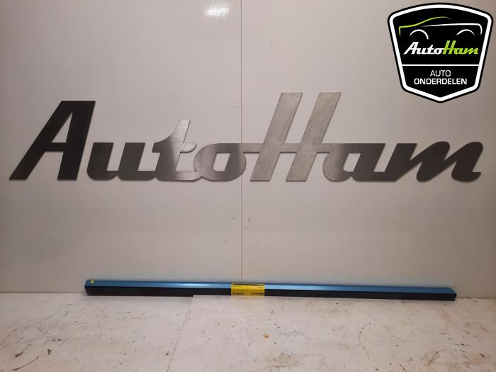 Używane Listwa ozdobna Audi A8 (D5) 3.0 V6 24V 50 TDI Mild Hybrid Quattro Cena € 50,00 Procedura marży oferowane przez AutoHam