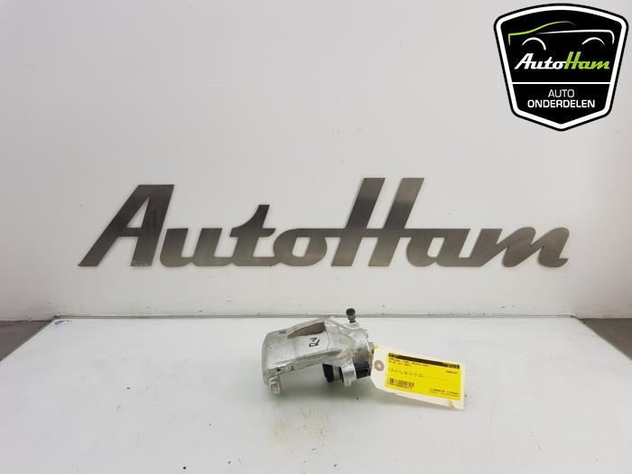 Usados Pinza de freno derecha delante Volkswagen Up! (121) e-Up! Precio € 25,00 Norma de margen ofrecido por AutoHam